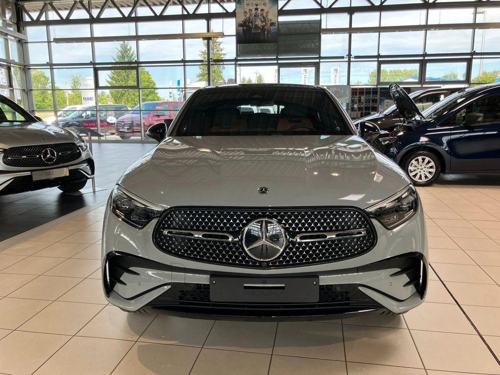 Mercedes-Benz GLC 300 e 4M AMG Premium Plus Head UP Pano 360 