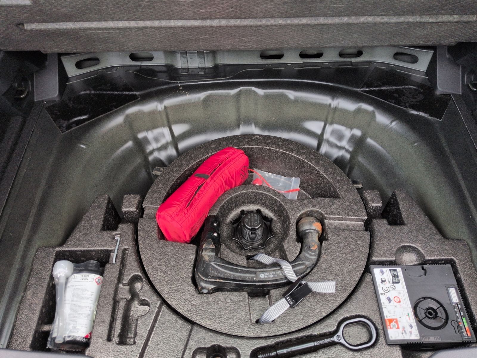 T-Roc 1.5 TSI Life KAMERA+AHK+NAVI+SHZ+LED