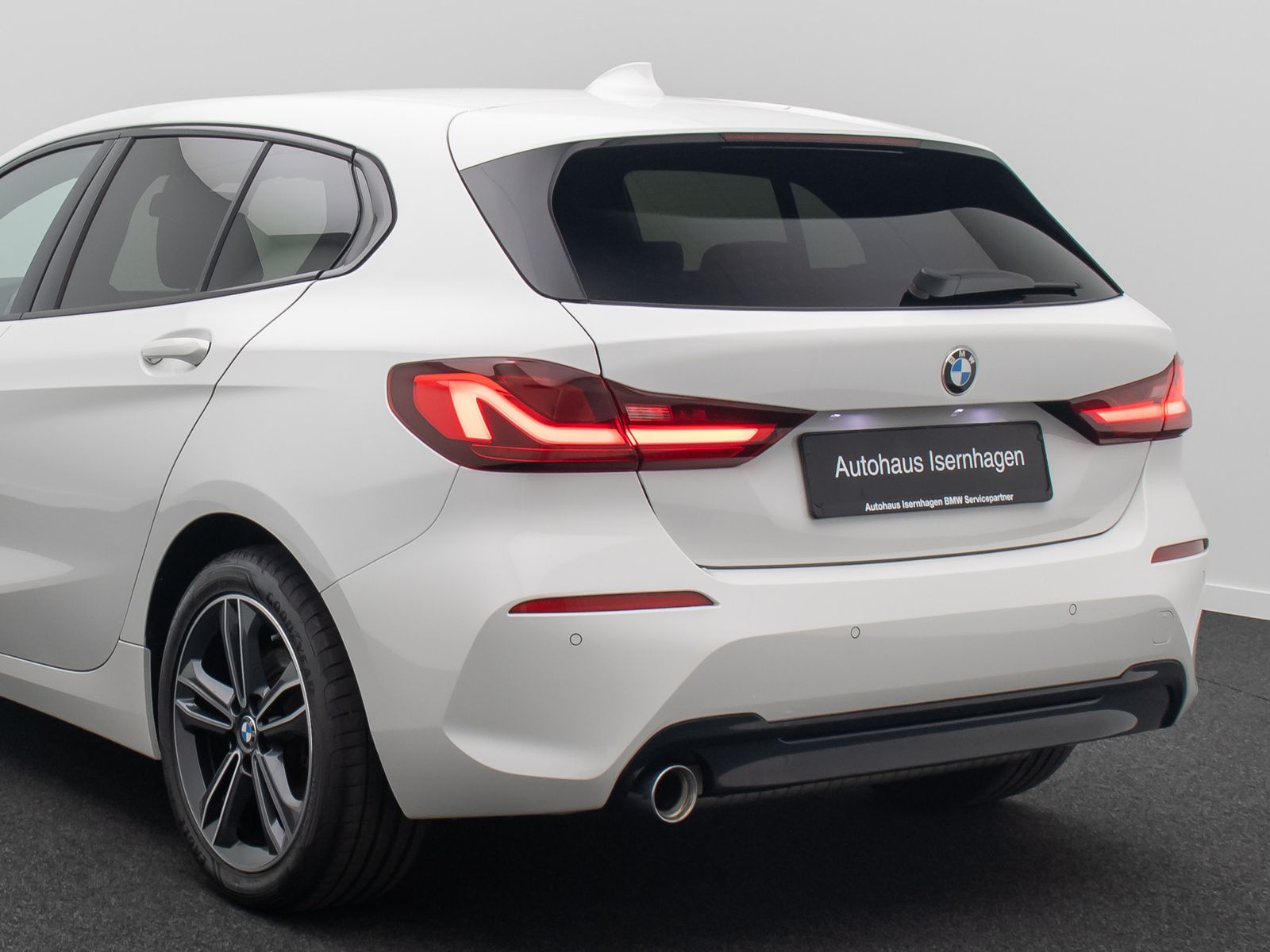 Fahrzeugabbildung BMW 118i Sport Line LED Navi DAB Tempomat