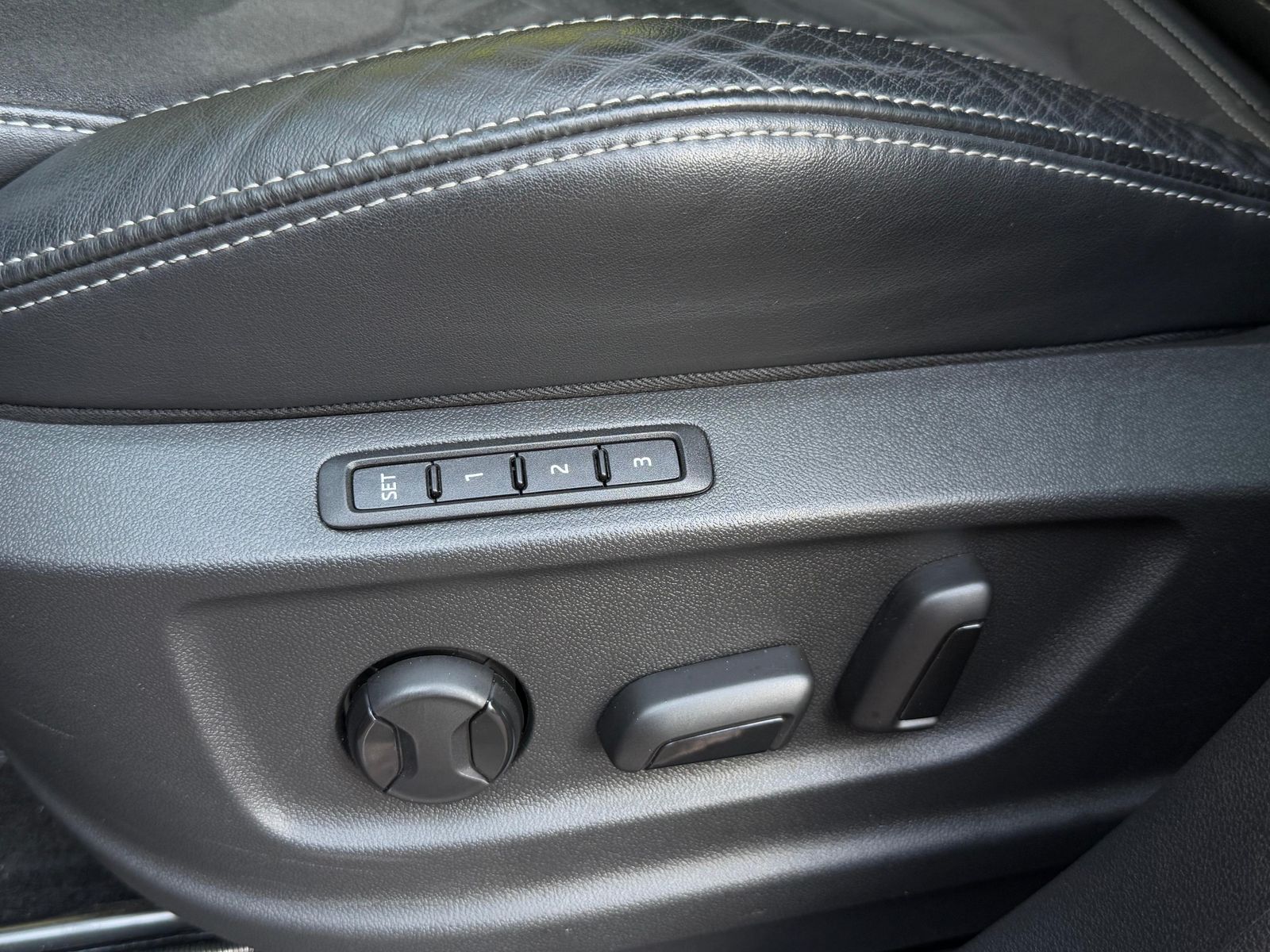 Fahrzeugabbildung SKODA Kodiaq 2.0 TSI 4x4 DSG Sportline MATRIX+SHZ+KAM+