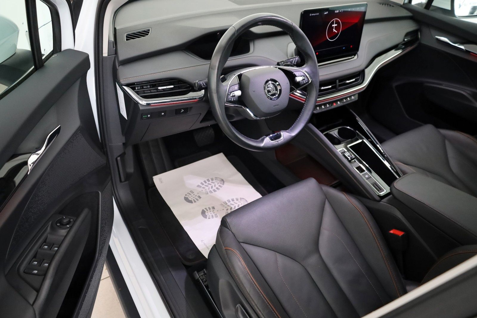 Fahrzeugabbildung SKODA Enyaq 80 x Suite,Leder,Kamera,Wärmepumpe,ACC
