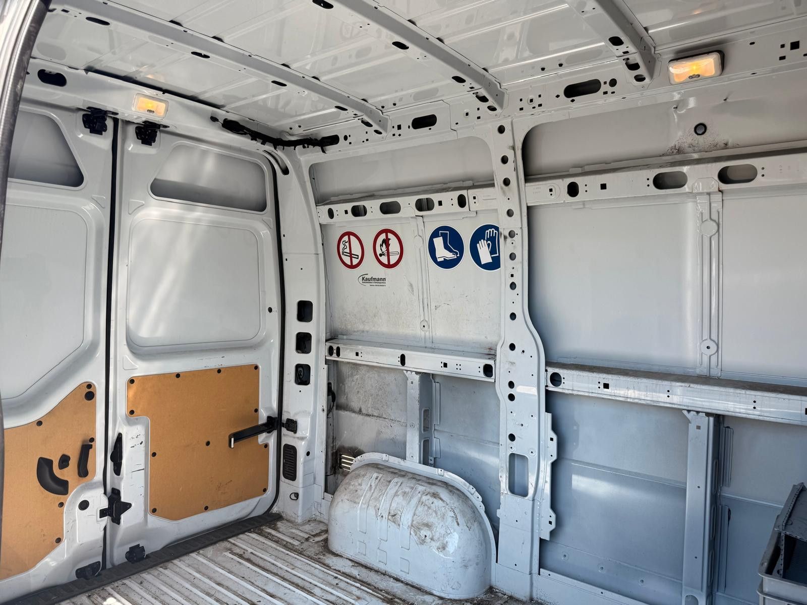 Fahrzeugabbildung Renault Master III Kasten L1H2 HKa 3,5t / MWST