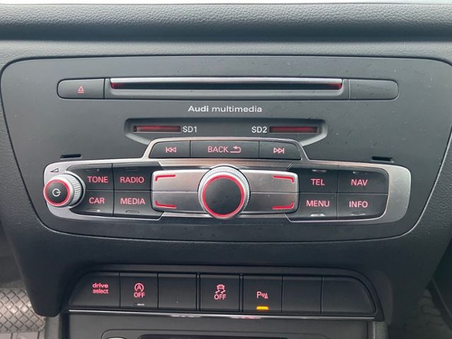 Q3 2.0 TFSI design quattro KLIMA XENON NAVI ALU