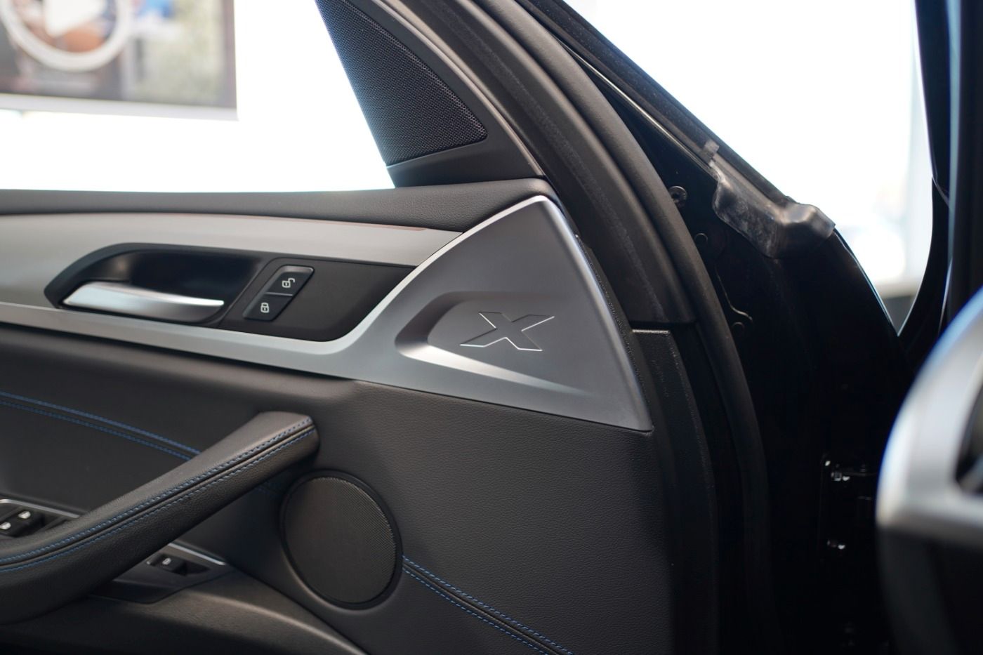 Fahrzeugabbildung BMW X3 20ix M Sport +AHK+ParkingAssis.+Live Cock.Plu