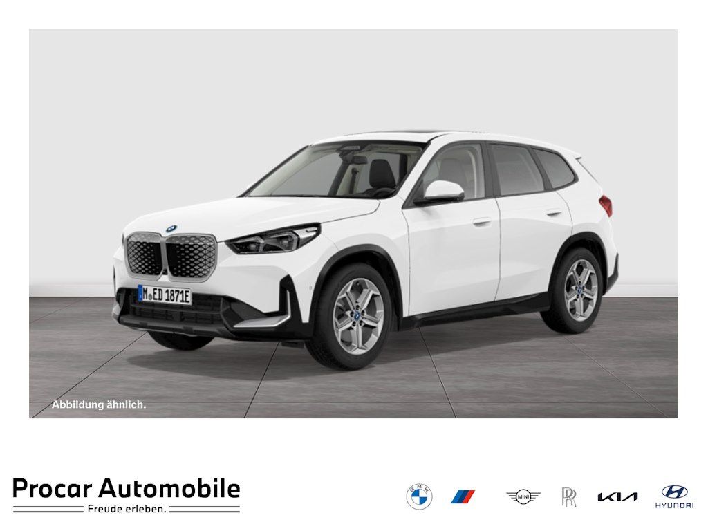 BMW iX1 eDrive20 DAProf HeadUp Pano Aktivsitz 360Gra
