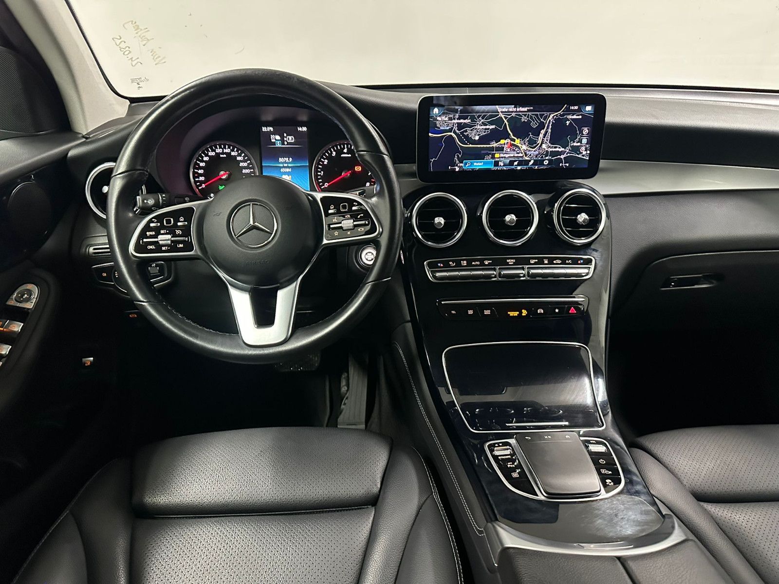 Fahrzeugabbildung Mercedes-Benz GLC 300 e 4MATIC Autom. *AHK*