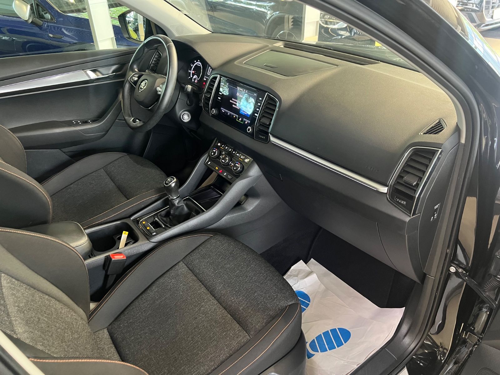 Fahrzeugabbildung SKODA Karoq Clever *4x SITZHEIZUNG*BEHEIZBARES LENKRAD