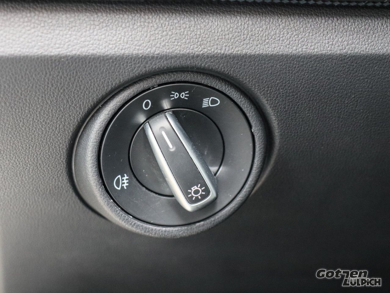 Fahrzeugabbildung Volkswagen e-up! e-up! Fahrerassistenzpaket CCS Bluetooth