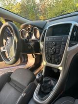 Opel Astra Sports Tourer - Opel Astra aus 2010: Sports Tourer