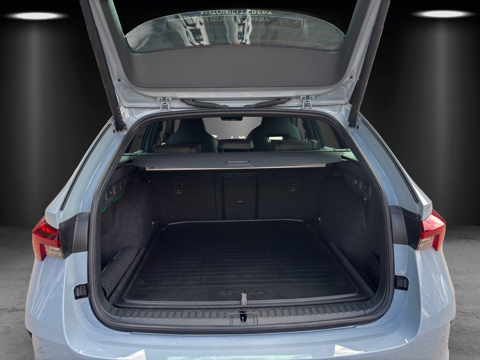 Fahrzeugabbildung SKODA Octavia Combi RS Final Edition 2,0 TDI 147 kW DS