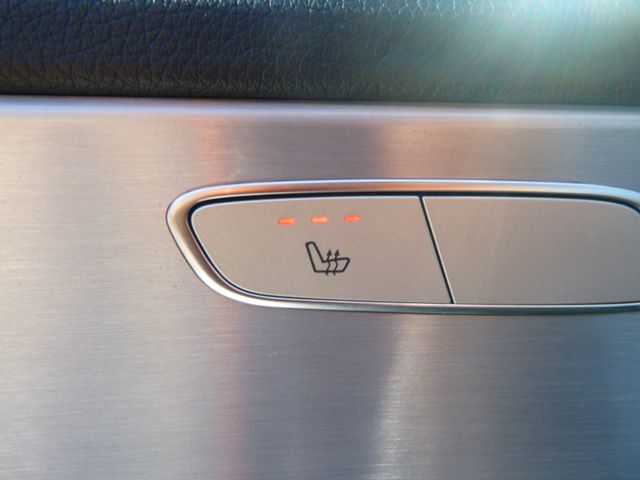 Fahrzeugabbildung Mercedes-Benz C 180 CGI Avantgarde >NAV/Sitzheiz/Einparkhilfe<