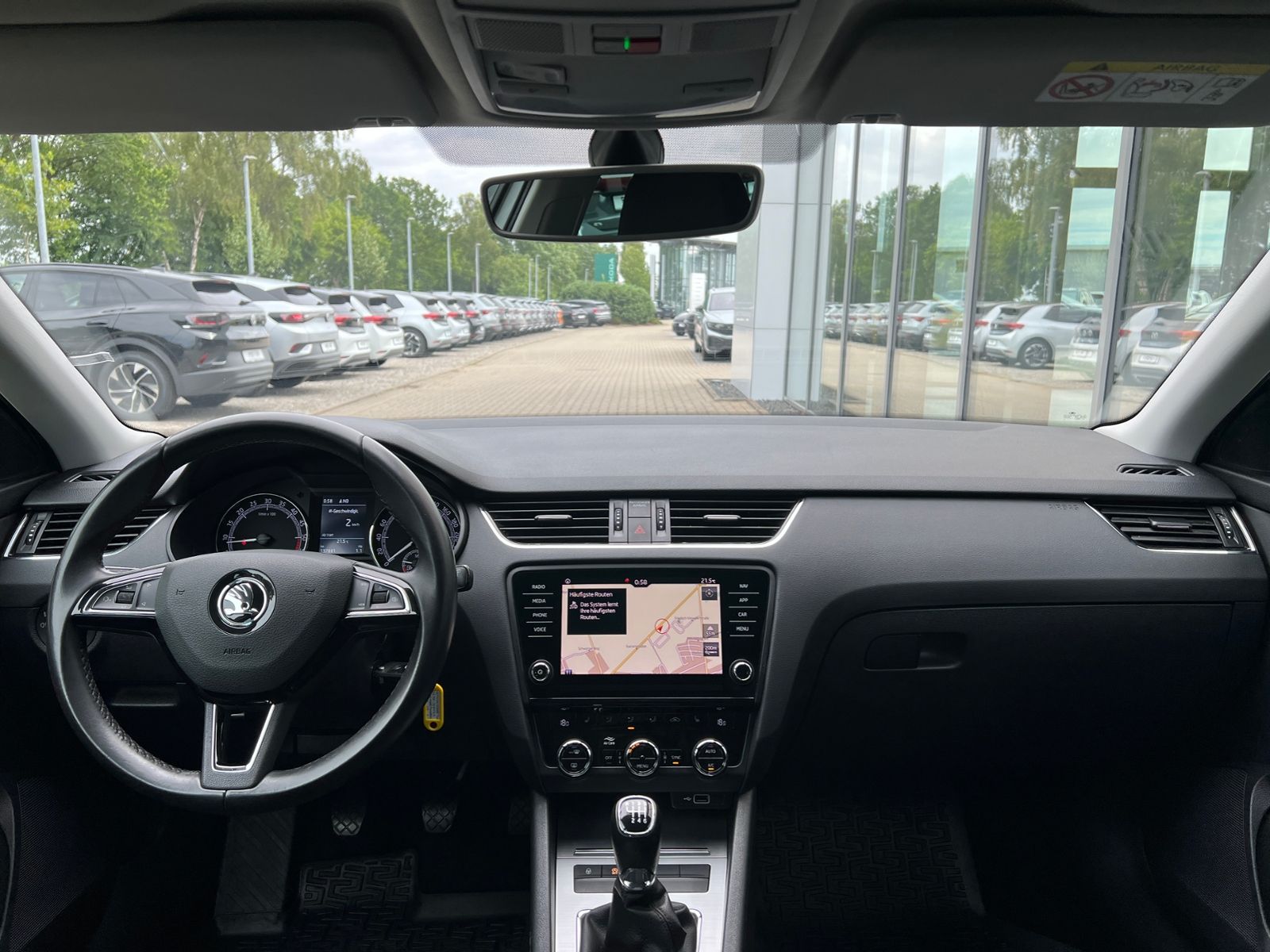 Fahrzeugabbildung SKODA Octavia III Combi Tour 2.0 TDI *AHK, Navi, 16''-