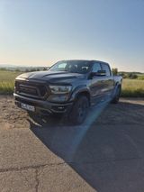Dodge RAM 5,7L Hemi Laramie - Dodge RAM aus 2022