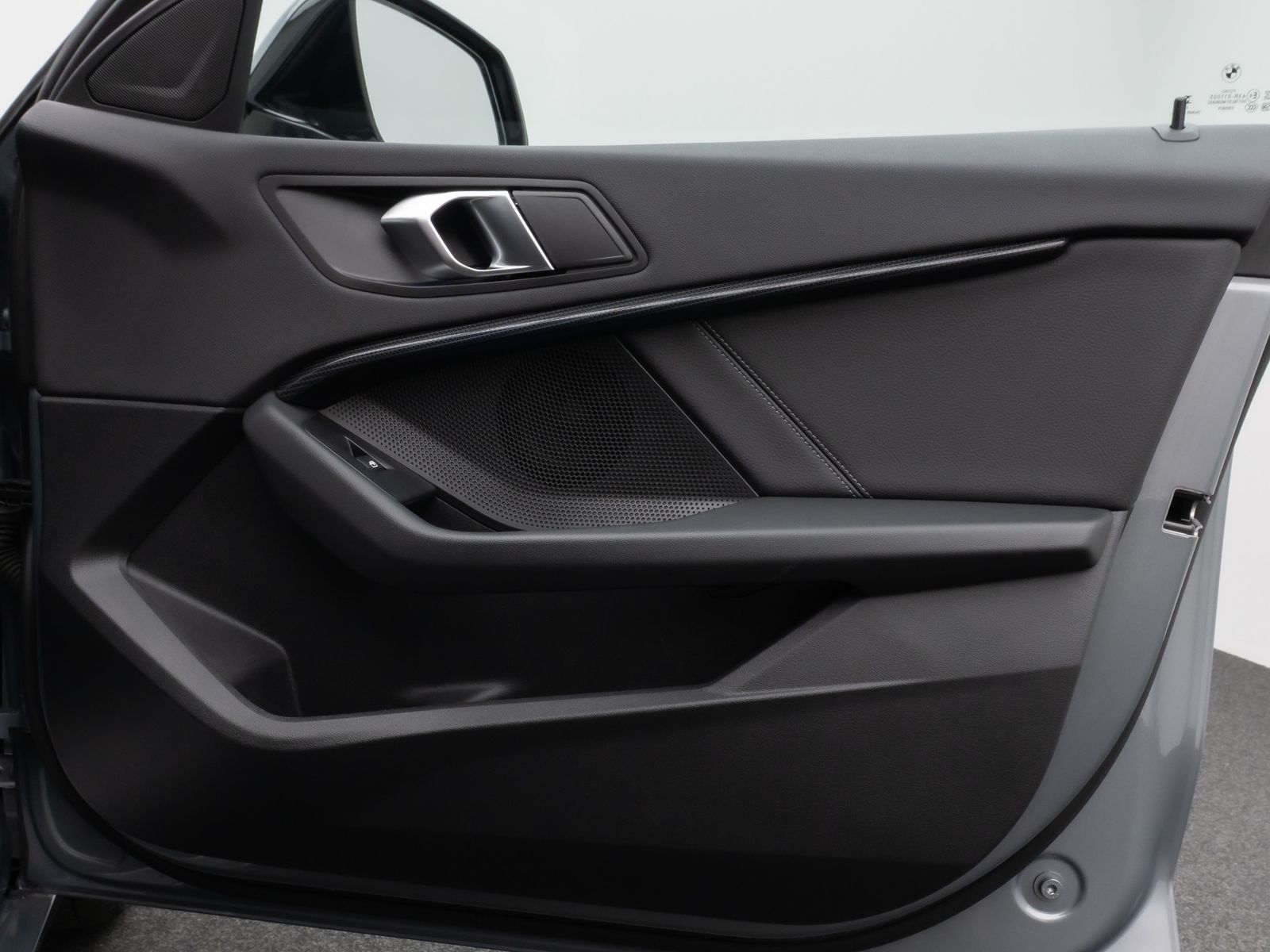 Fahrzeugabbildung BMW 118i Sport Line DAB HiFi Lenkrhz Fernlichtassist