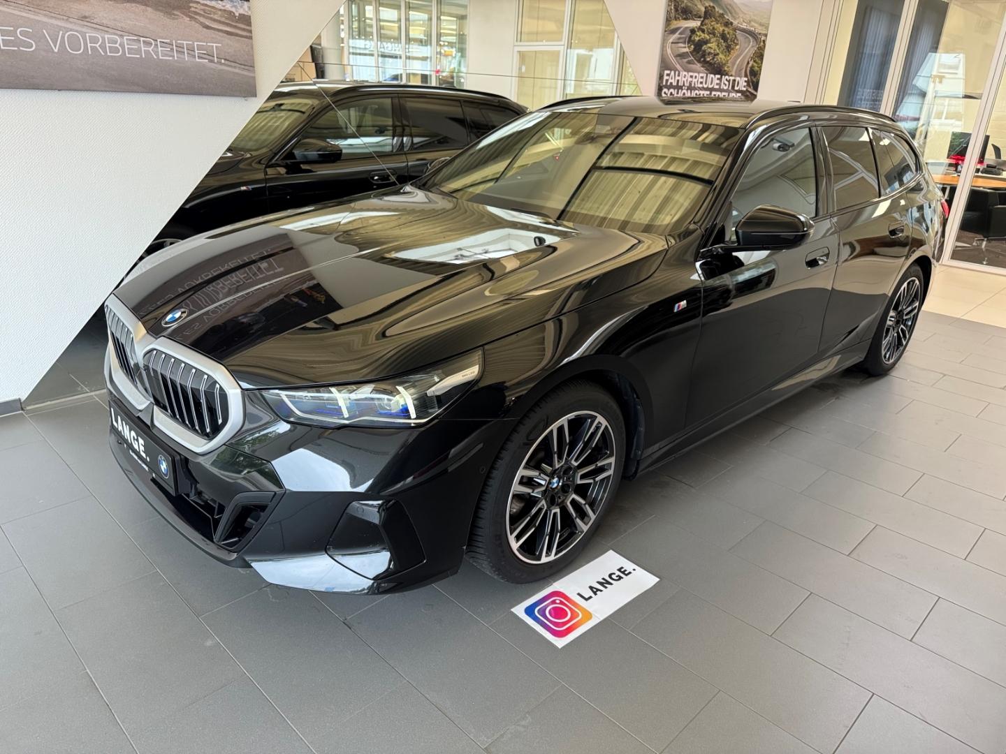 BMW 520 i MSPORT HEADUP+ANHÄNG.KUPPL.+STANDHZ.+PANO+