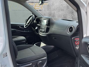 Mercedes V 220 - 10