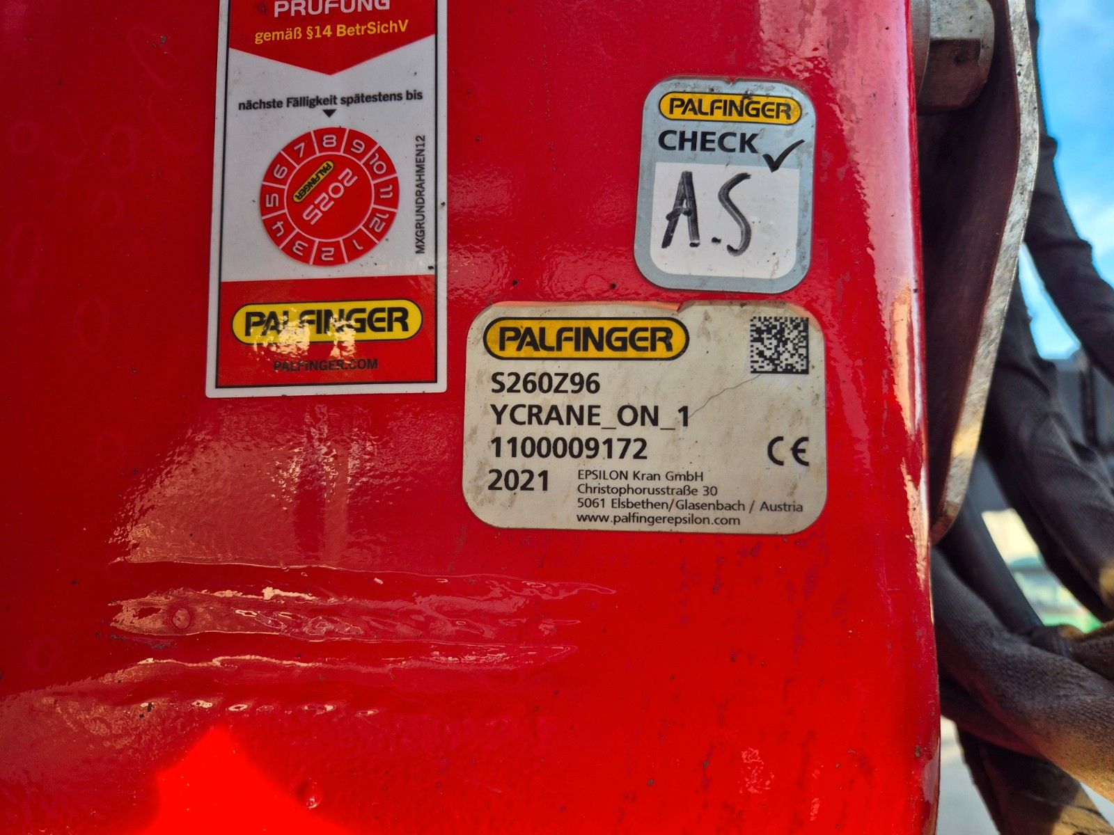 Fahrzeugabbildung Mercedes-Benz Arocs 3351 LS 6x6 Palfinger S260Z96 Y Crane