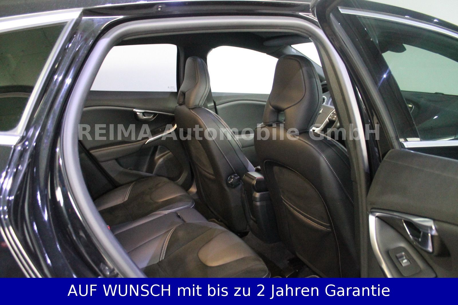 Fahrzeugabbildung Volvo V40 2,0D  R-Design, Pano, LED, H&K