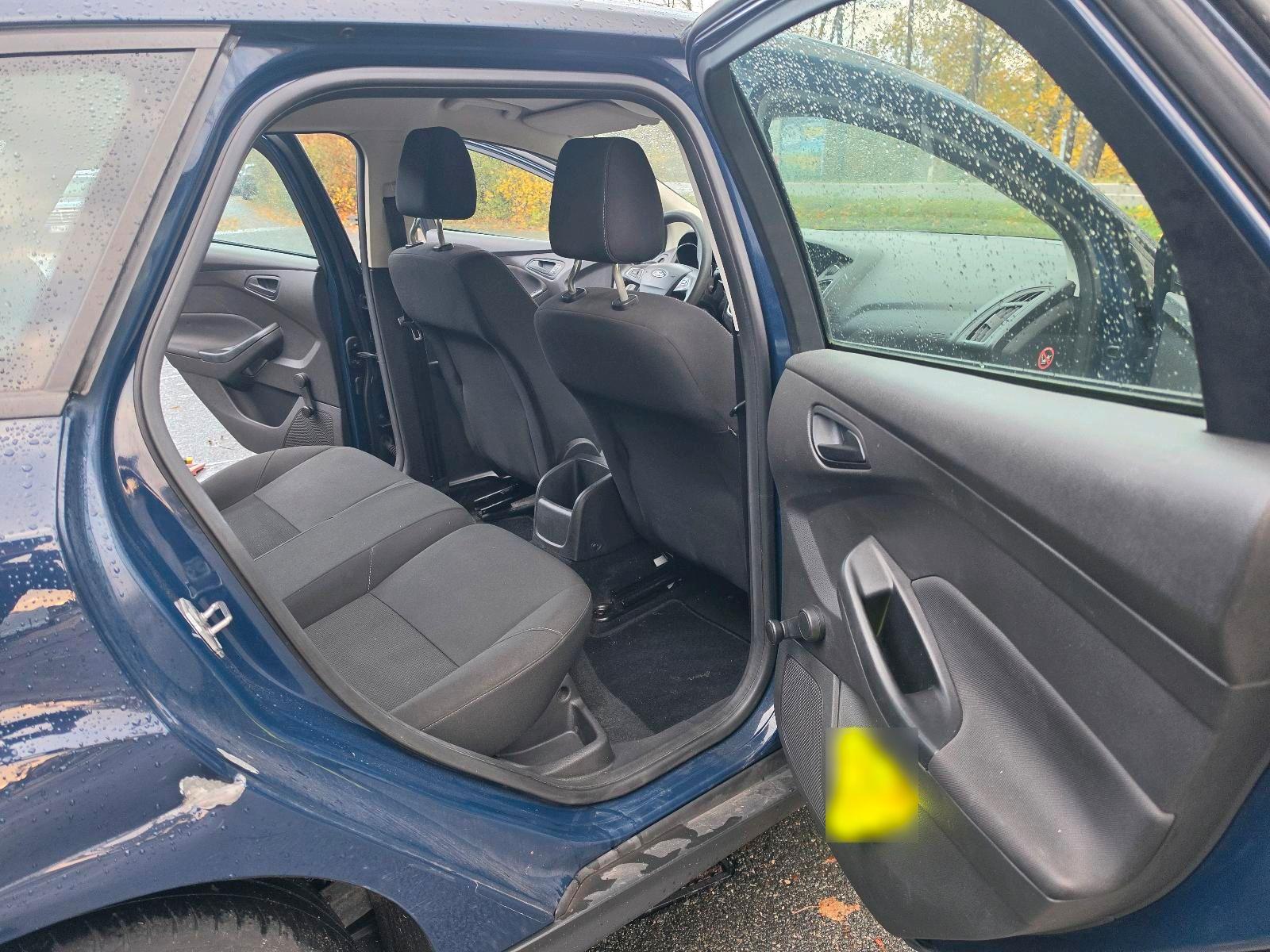 Ford Focus 2014 — photo 13