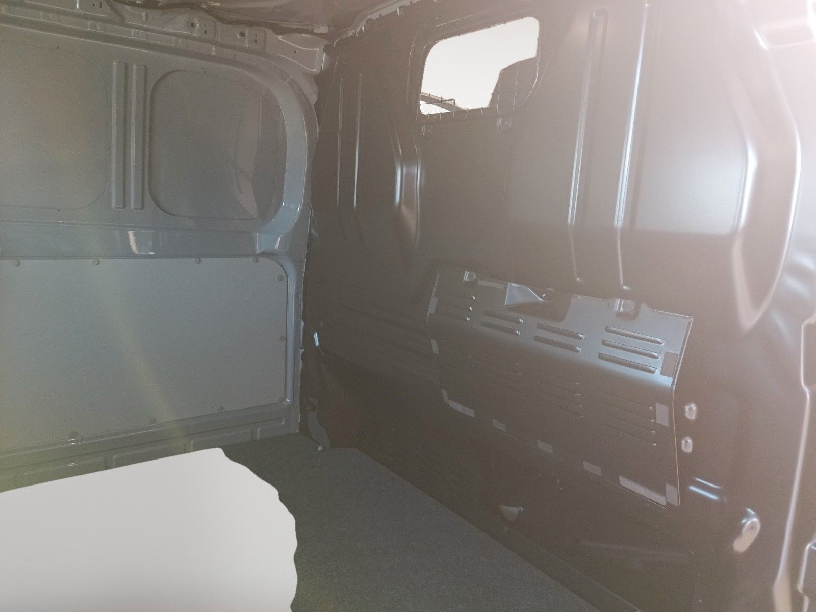 Fahrzeugabbildung Volkswagen T7 Transporter KR 81 kW *AHZV*Klimaauto*Holz