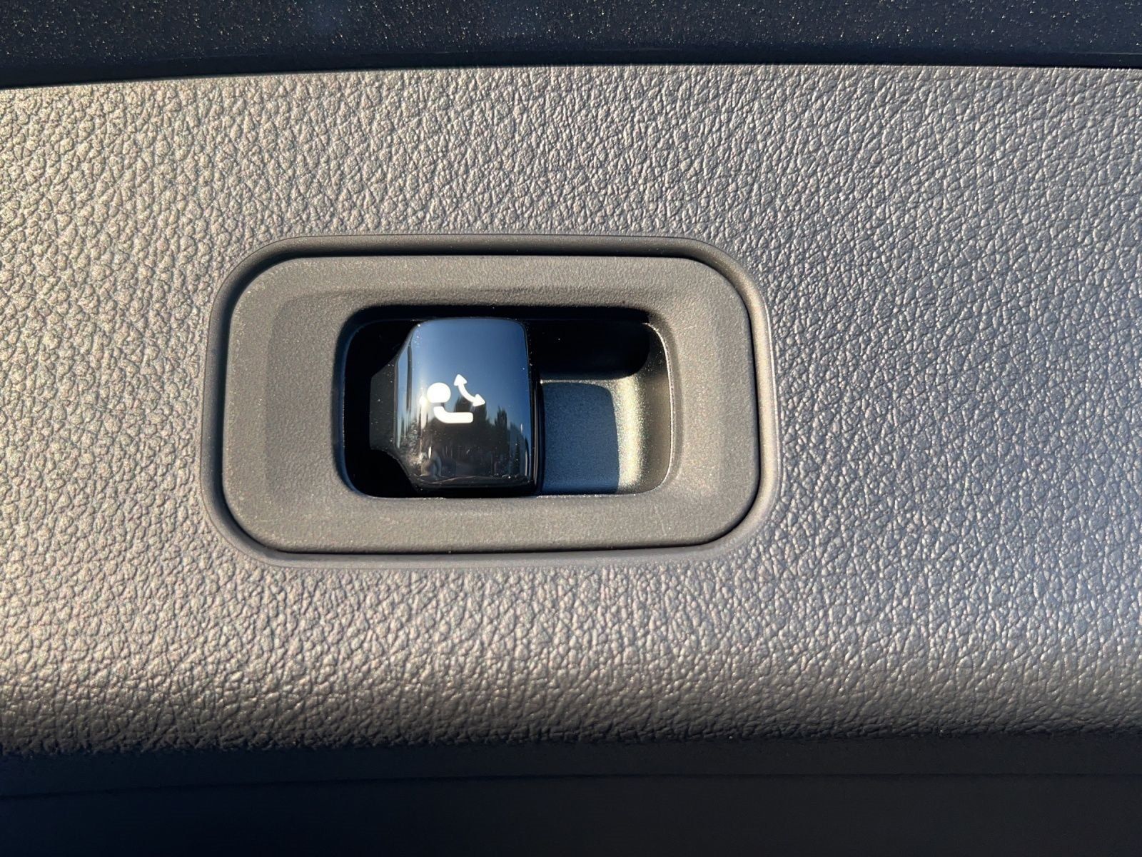 Fahrzeugabbildung Mercedes-Benz GLC 300 de 4M+AMG-Line+PSD+AHK+Memory+DISTRONIC