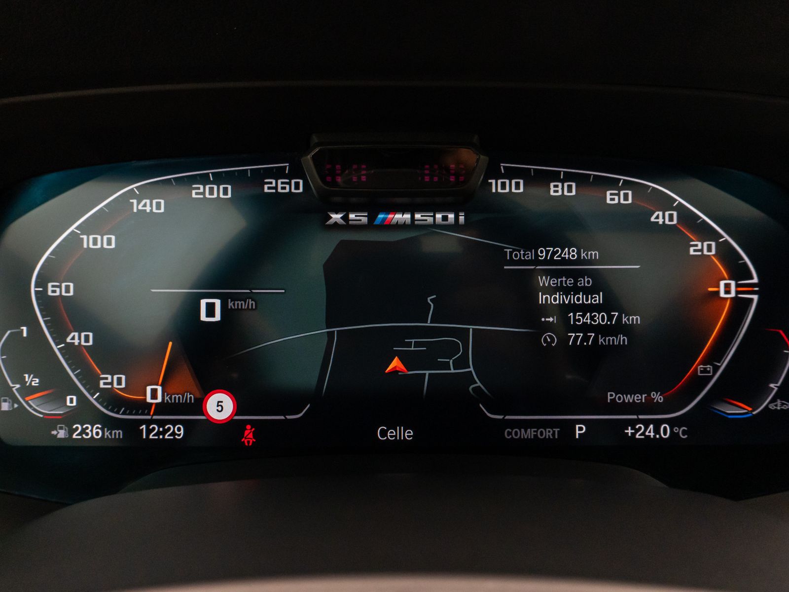 Fahrzeugabbildung BMW X5 M50i Panorama 360° Laser HUD DAB HiFi SoftCL