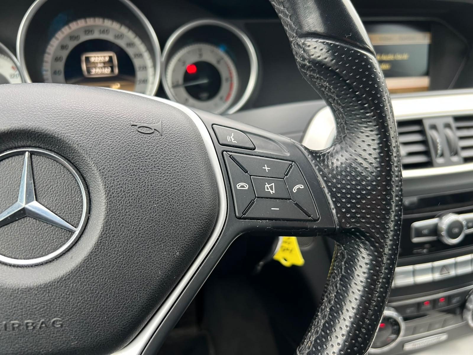 Mercedes-Benz C220 2011 — photo 24