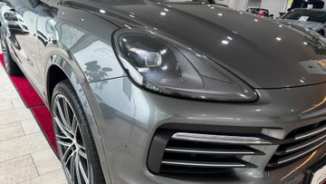 Porsche Cayenne - 4