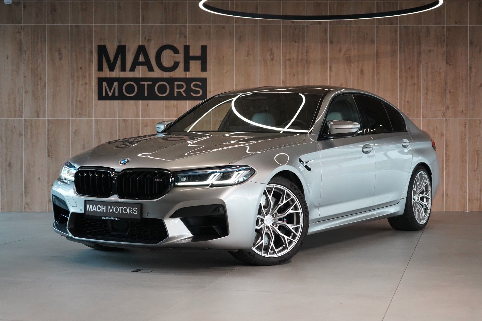 BMW M5 2022, 4.4 benzīns, Automāts, Sedans, Pelēks — Latvijā