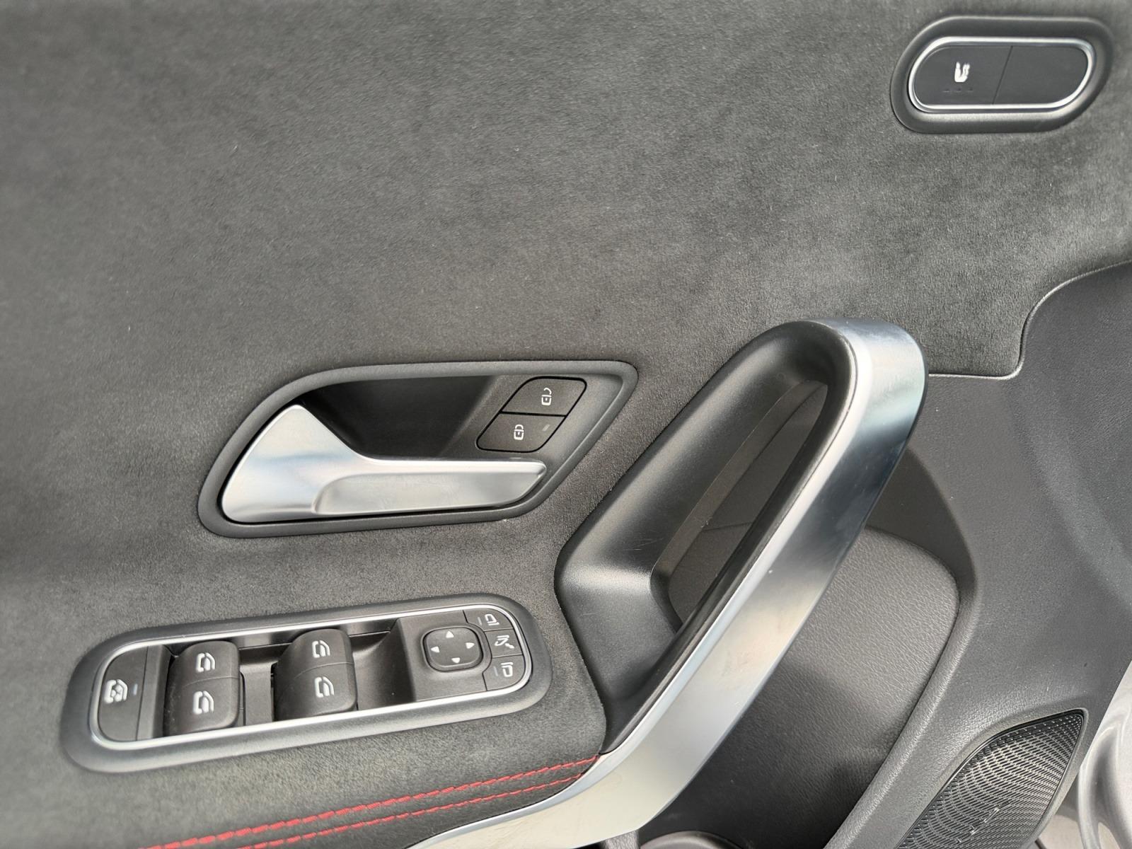Mercedes-Benz A 220 AMG DCT+MBUX+MULTIBEAM+AKTIVPARK+KAMERA+19