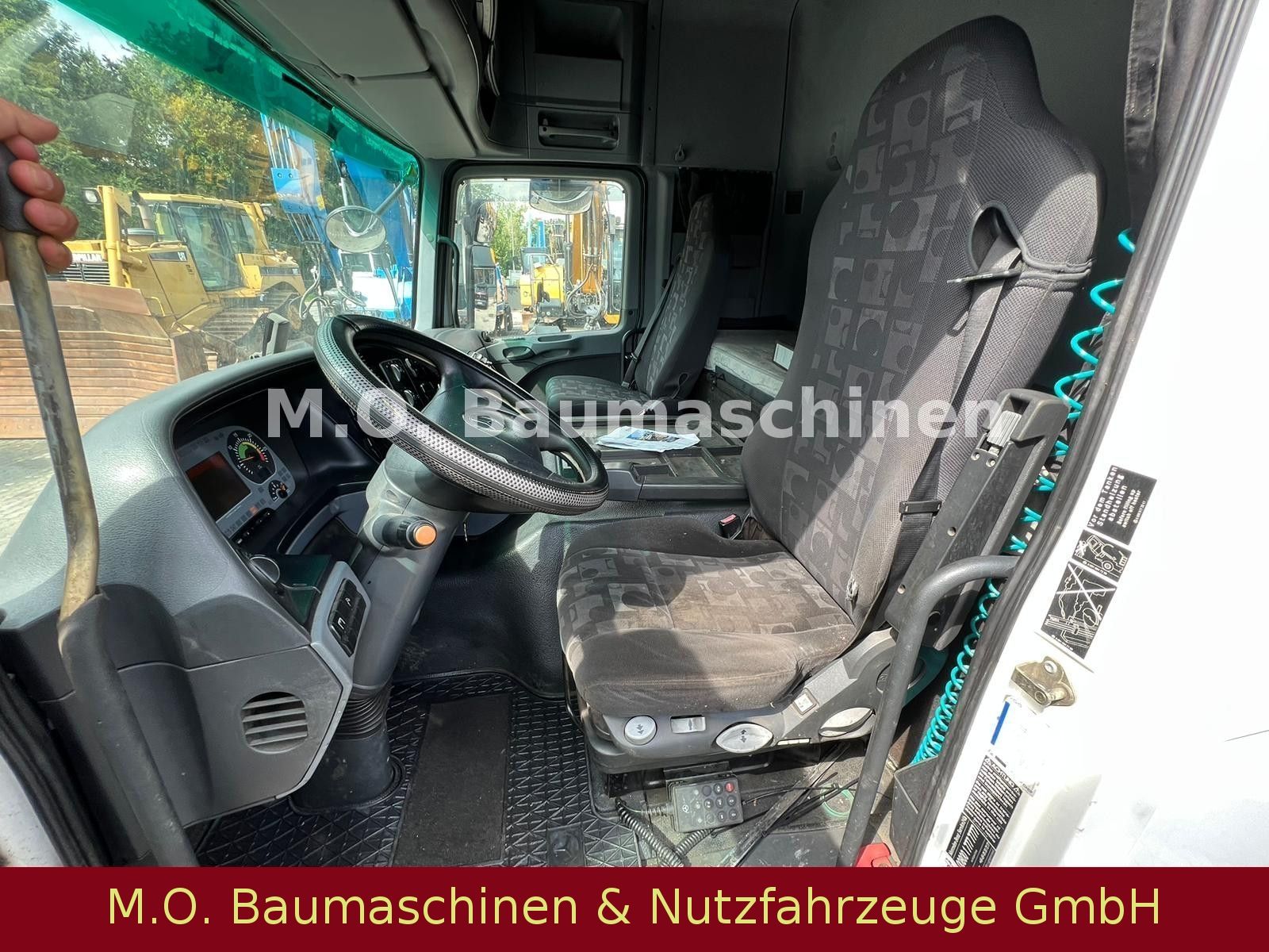 Fahrzeugabbildung Mercedes-Benz Actros 2541 / Saug- & Spühlwagen / 14.000 L /ADR