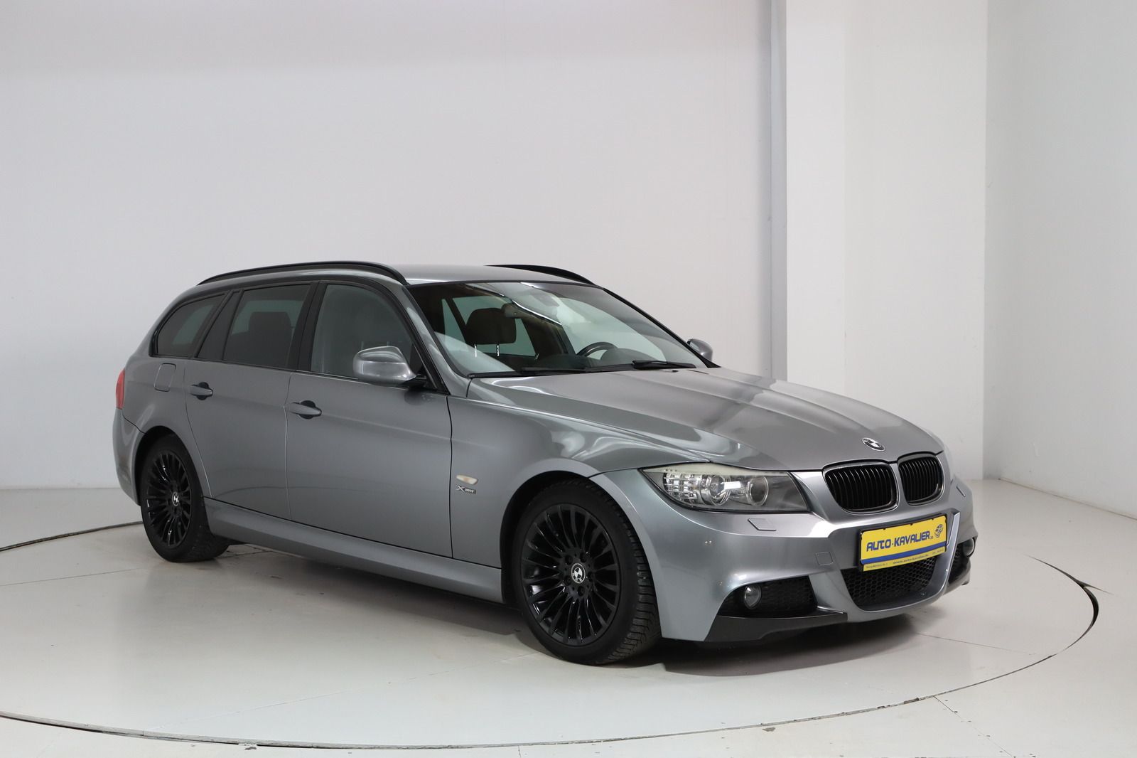 Fahrzeugabbildung BMW 320 d xDrive M-Paket * Xenon * Navi * Alcantara
