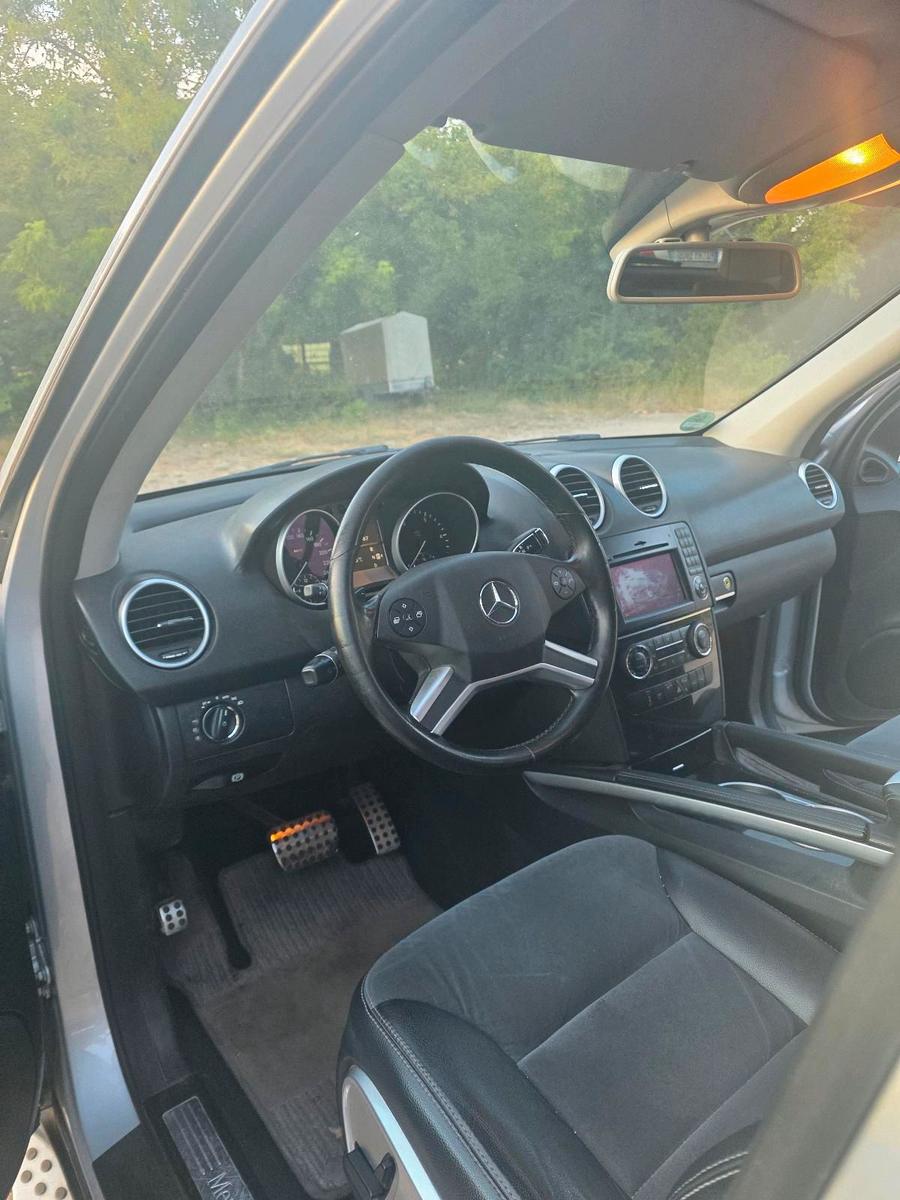Mercedes-Benz ML300 2011 — photo 11