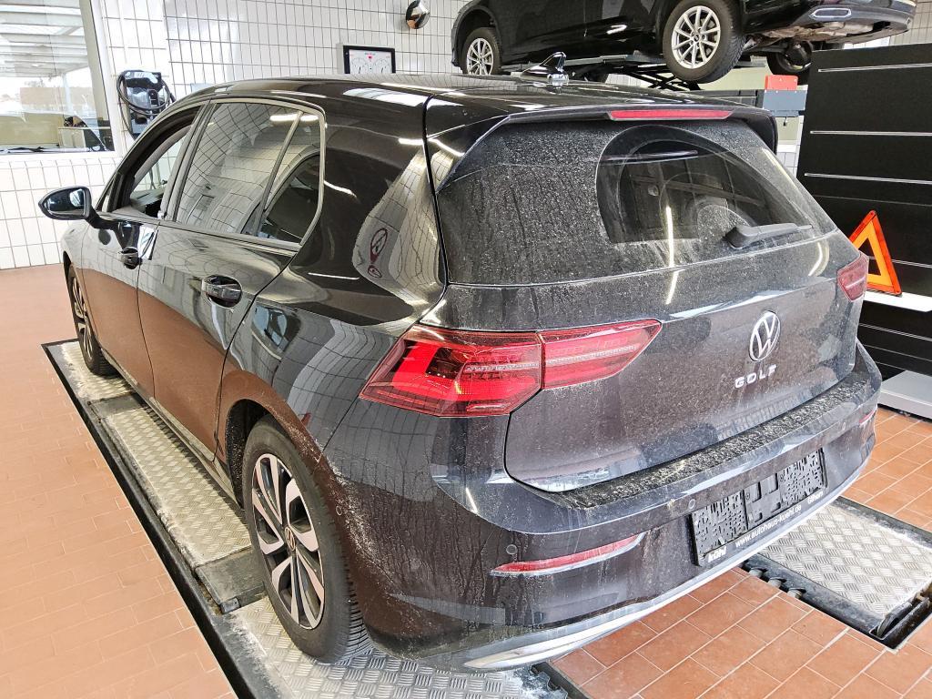 Volkswagen GolfVIII Lim.Active2.0TDI DSG/PANO/AHK/GARANTIE