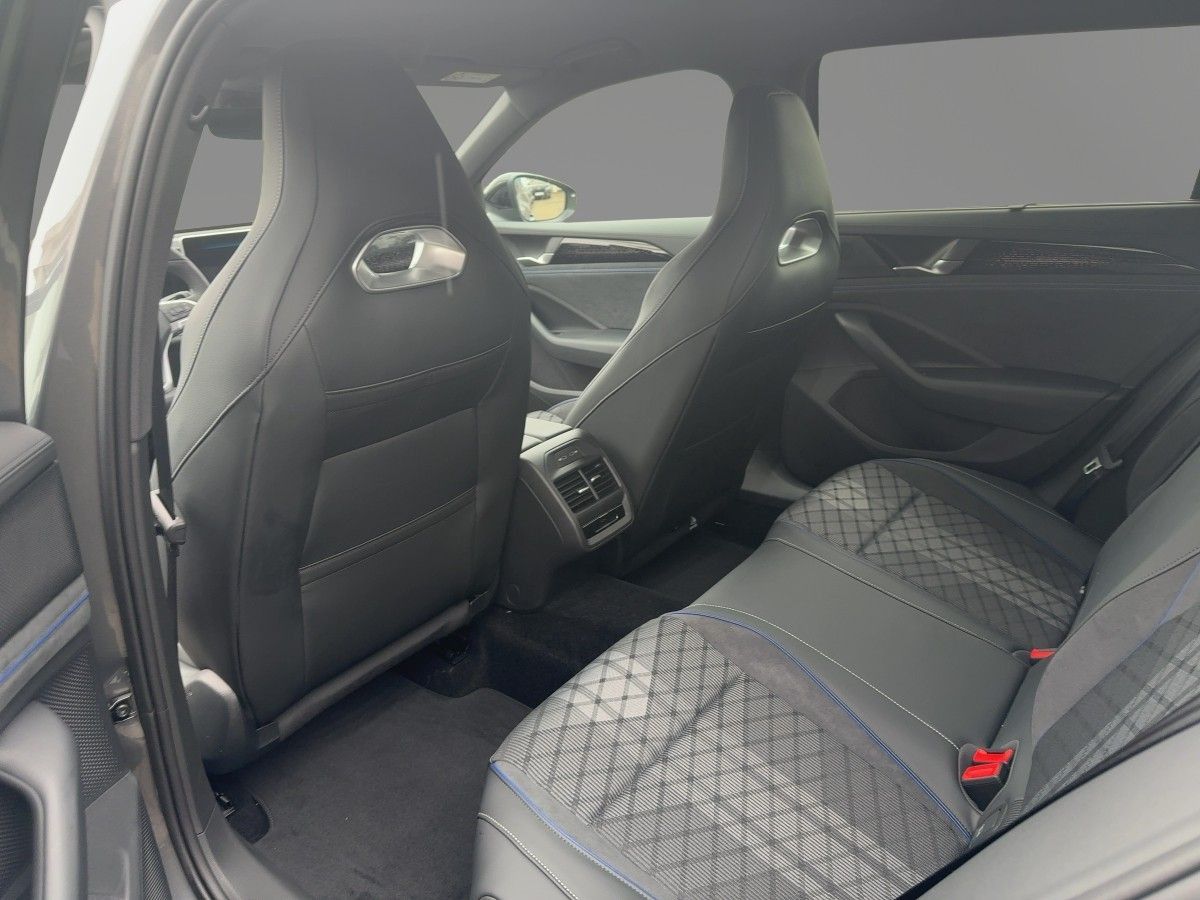 Volkswagen Passat - Bild 9