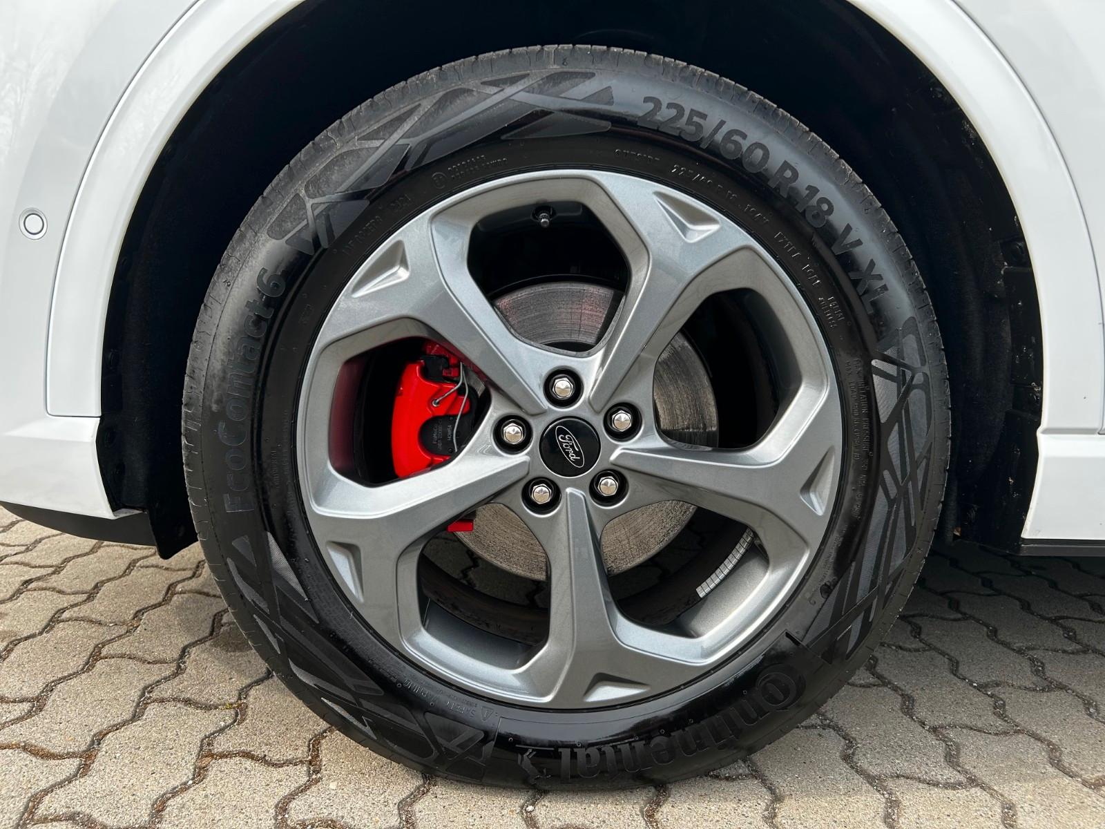 Ford Kuga Hybrid ST-Line X *AWD*PANO*360°*MatrixLED*