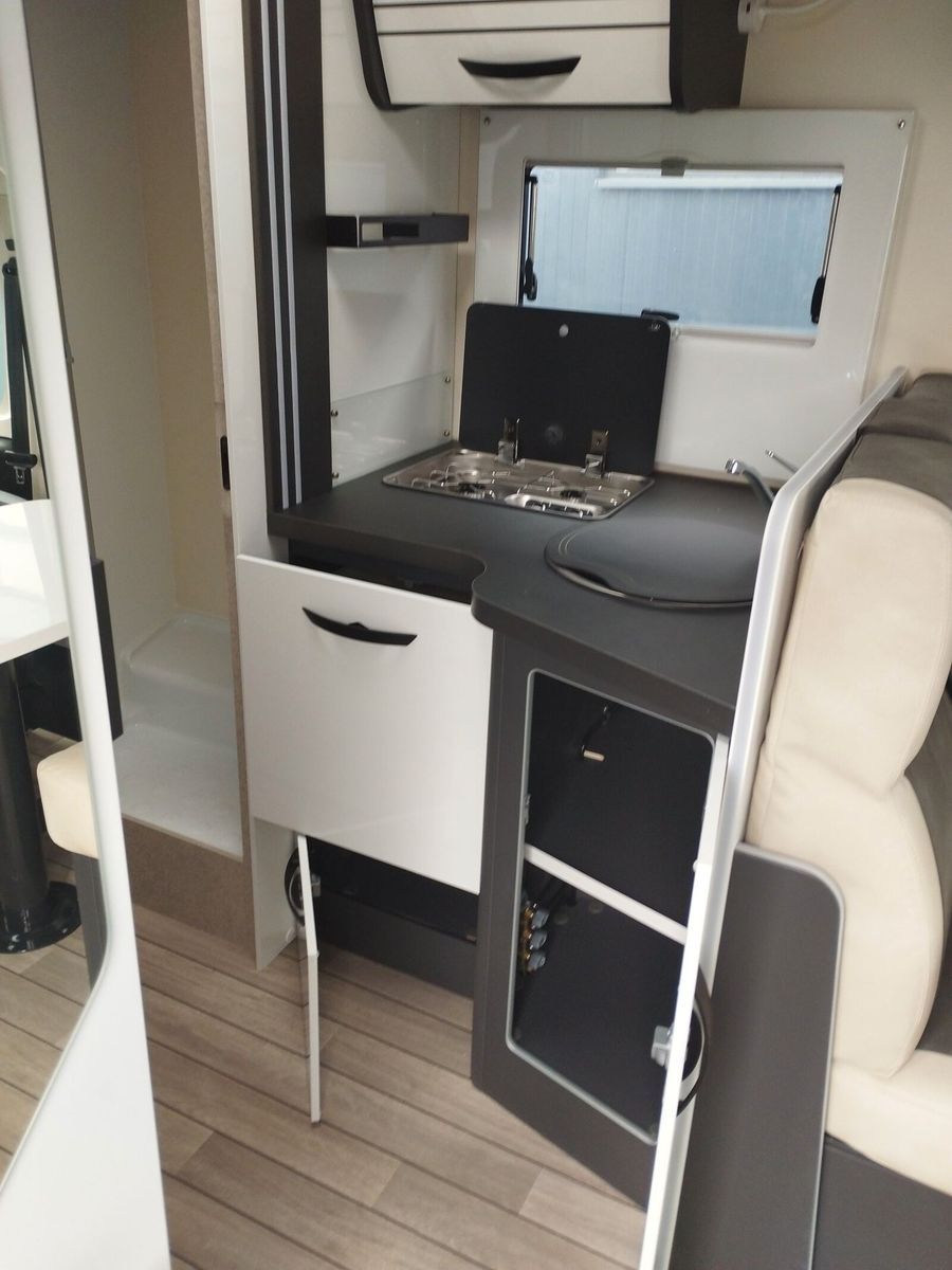 Fahrzeugabbildung Forster T F745 EB LTE,Solar,Markise,Lithium,Hubbett