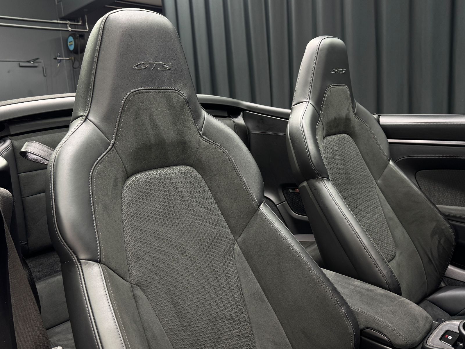 Fahrzeugabbildung Porsche 992.2 911 Carrera GTS T-Hybrid Cabriolet|BOSE|