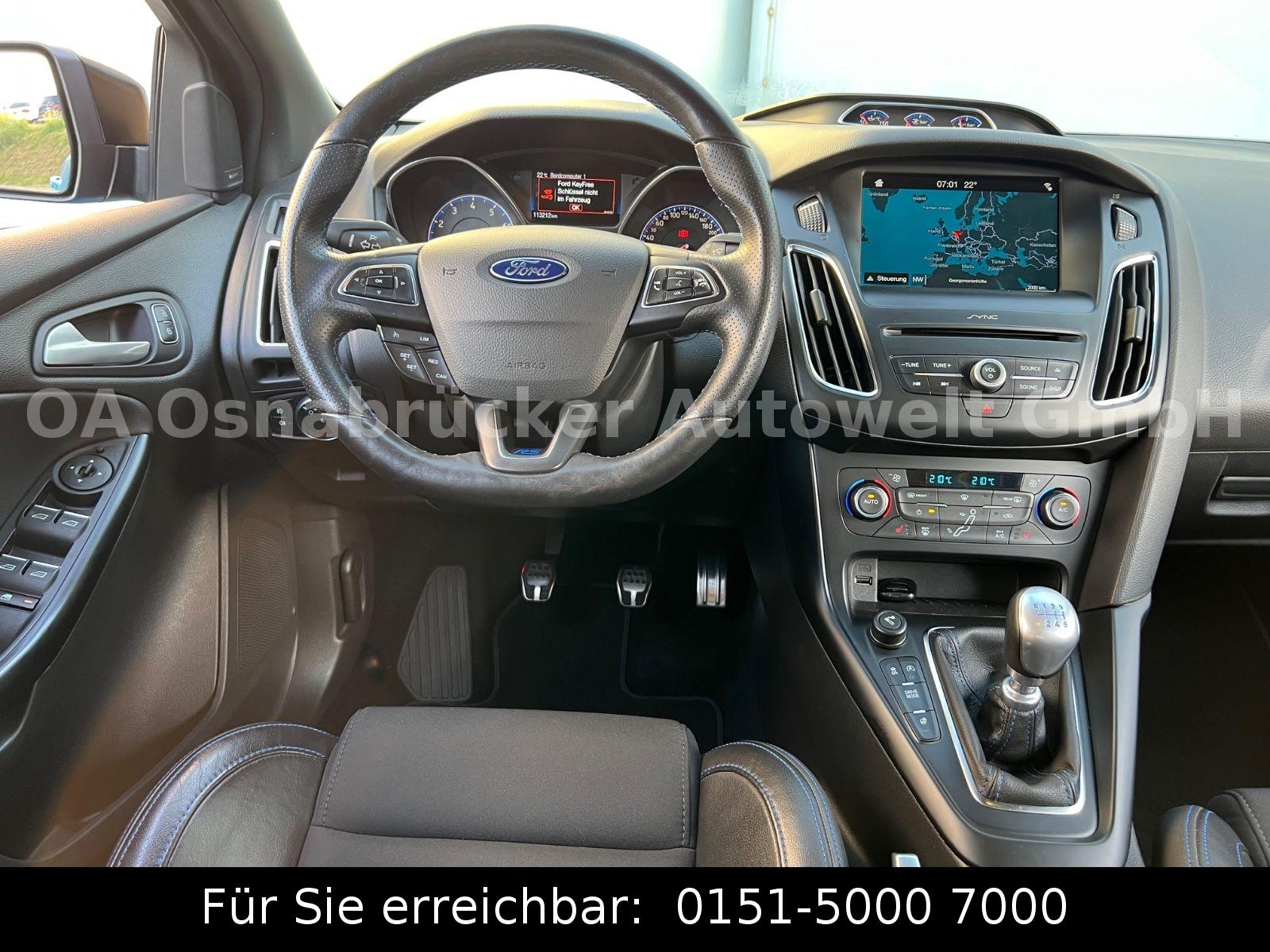 Ford Focus RS Limo 350PS Recaro Klappe Käfig Kamera