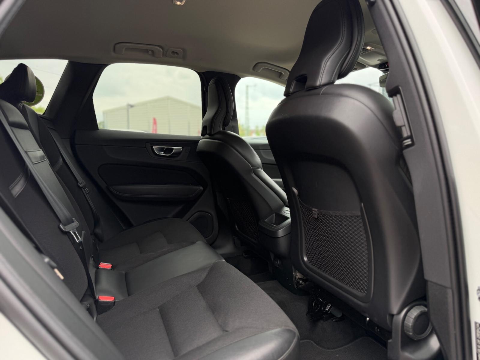 Volvo XC 60  Momentum Pro AWD*H&K*ACC*LED*AHK*