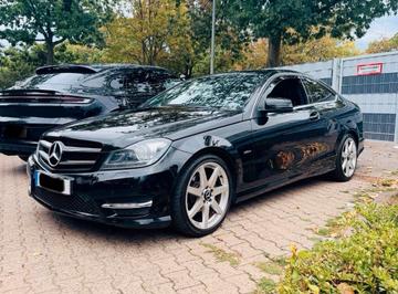 صورة 1 لـ 2012 Mercedes-BENZ C 220