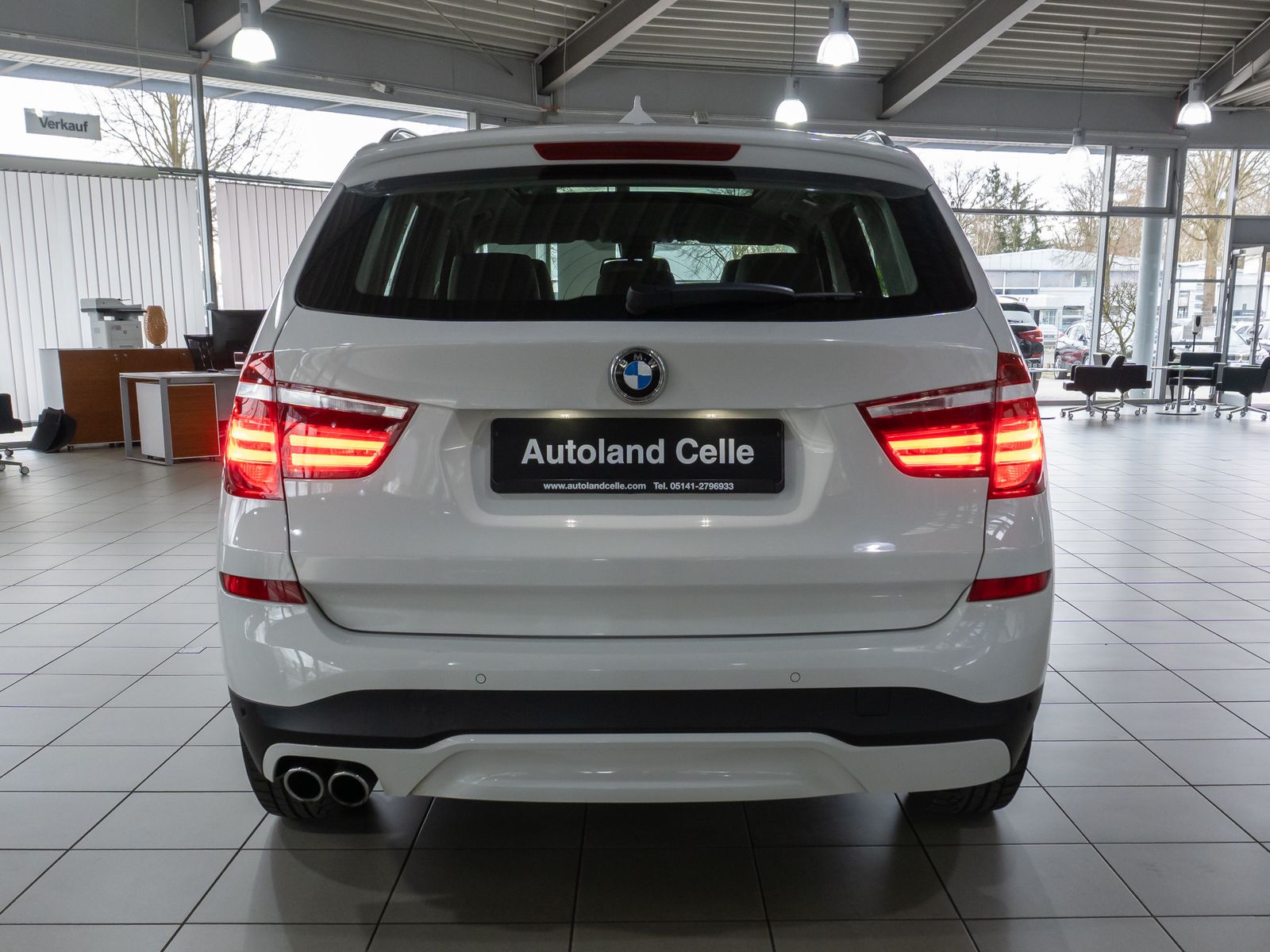 Fahrzeugabbildung BMW X3 xD30d Panorama HUD HiFi Xenon PDC Sport Leder