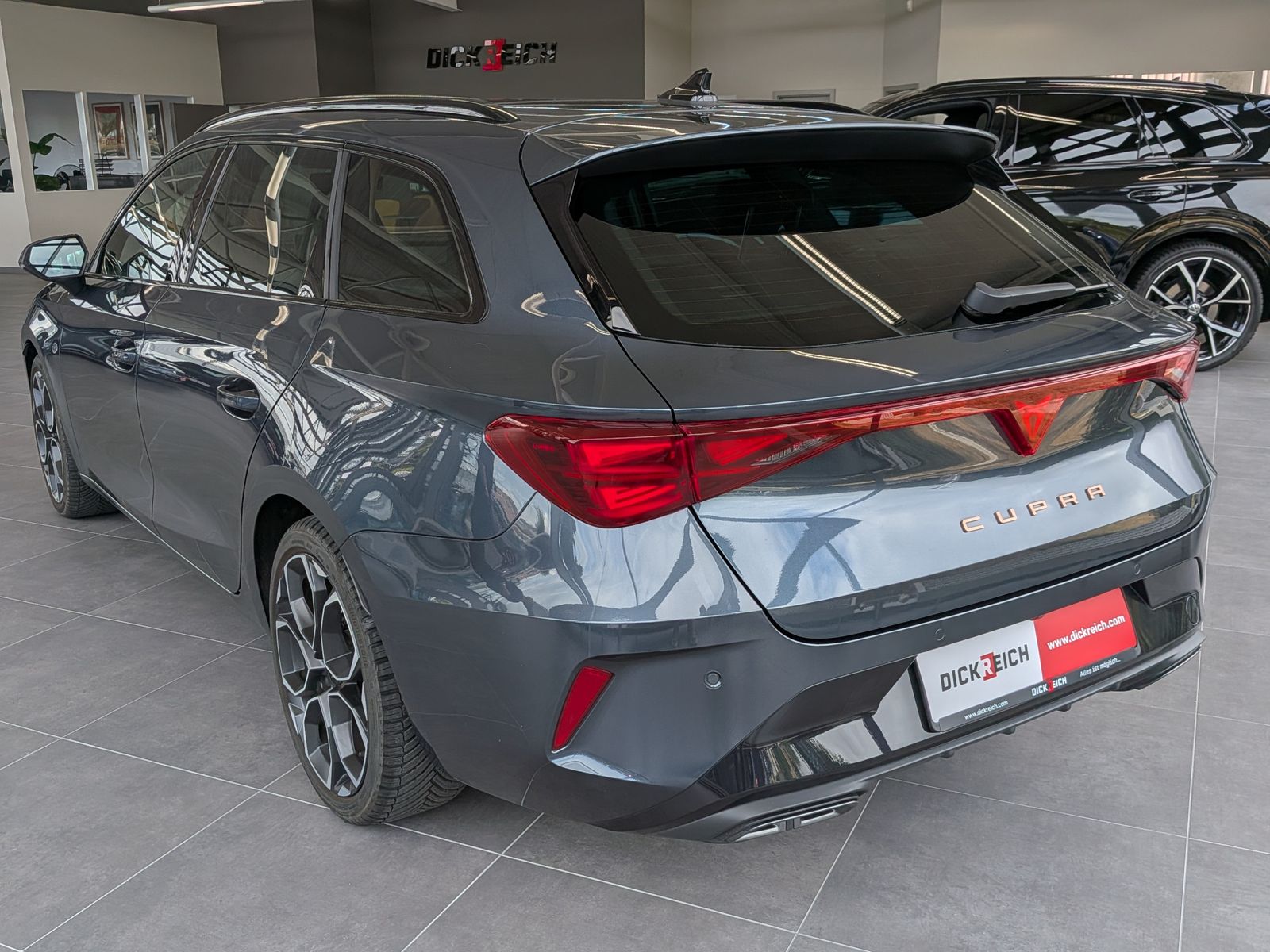 Fahrzeugabbildung CUPRA Leon 1.5 eTSI Dynamic-Edge-Paket Pano Cam AHK 18