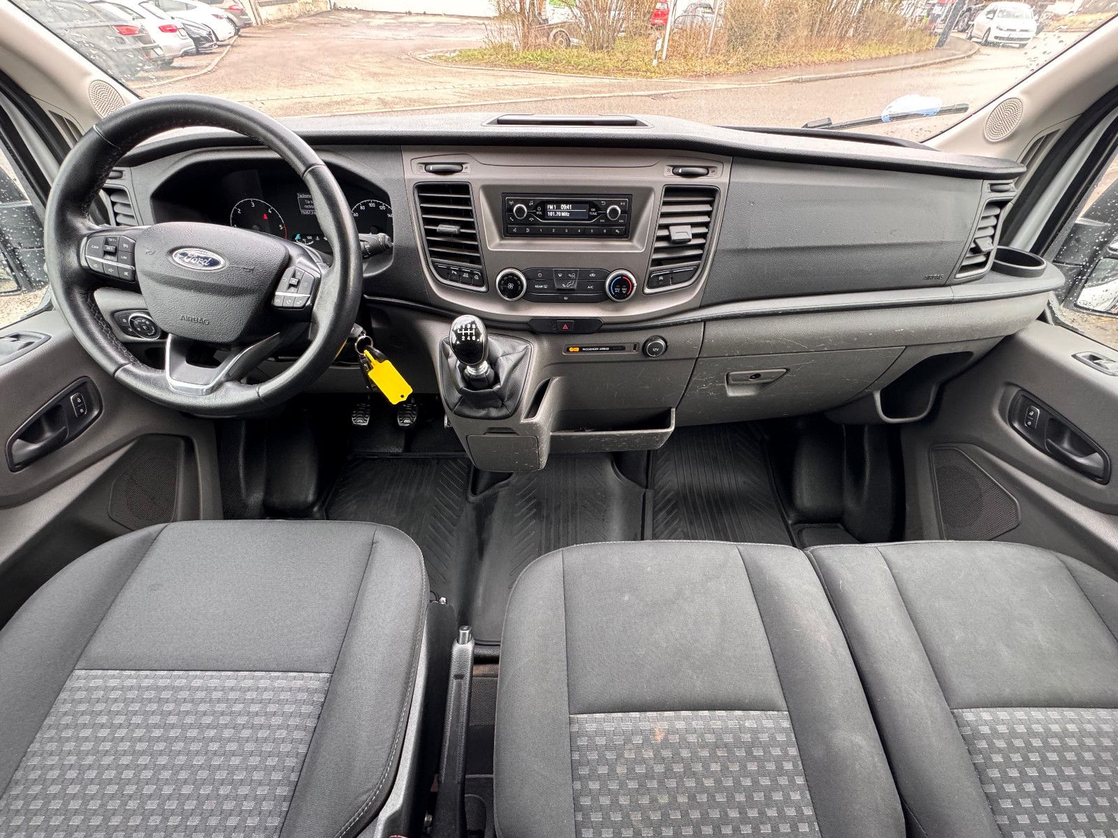 Fahrzeugabbildung Ford Transit 350 L3H2 *'ROLLSTULL LADERAMPE*9-SITZE*