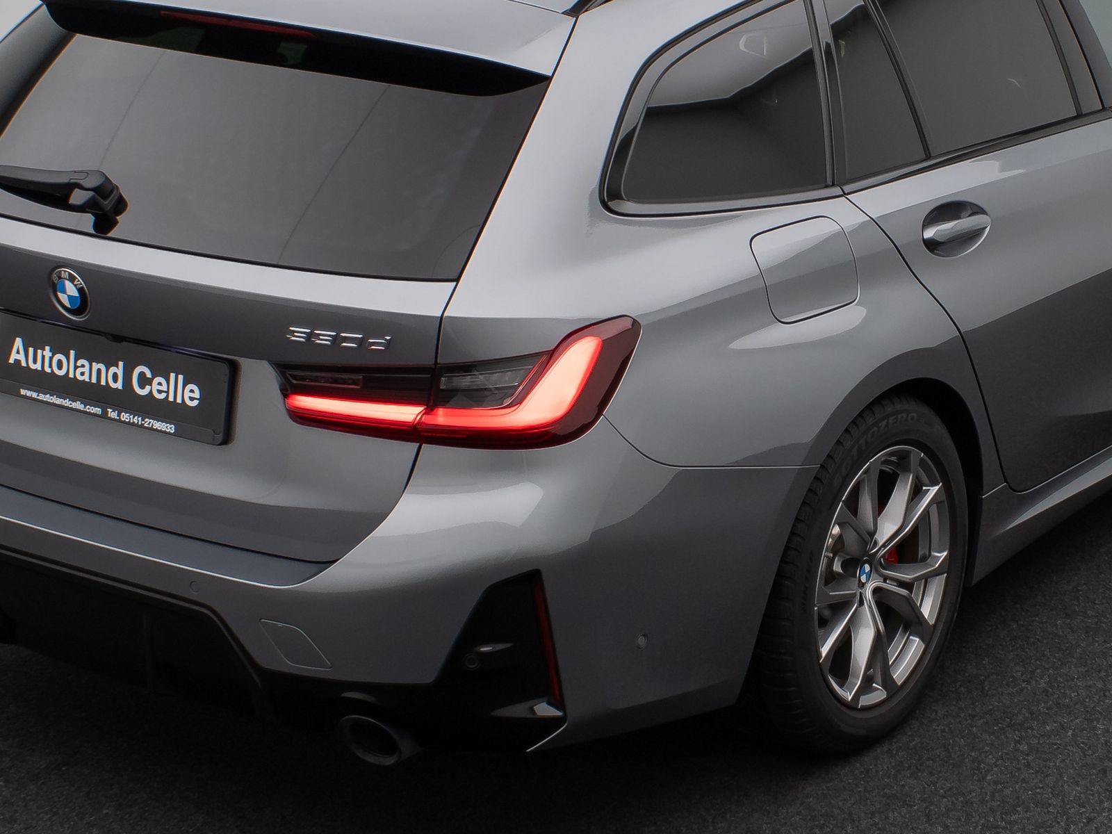 Fahrzeugabbildung BMW 330d M Sport Pro Panorama Kamera DAB H/K HUD