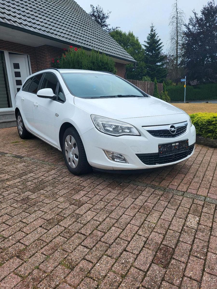 Opel Astra, 2012