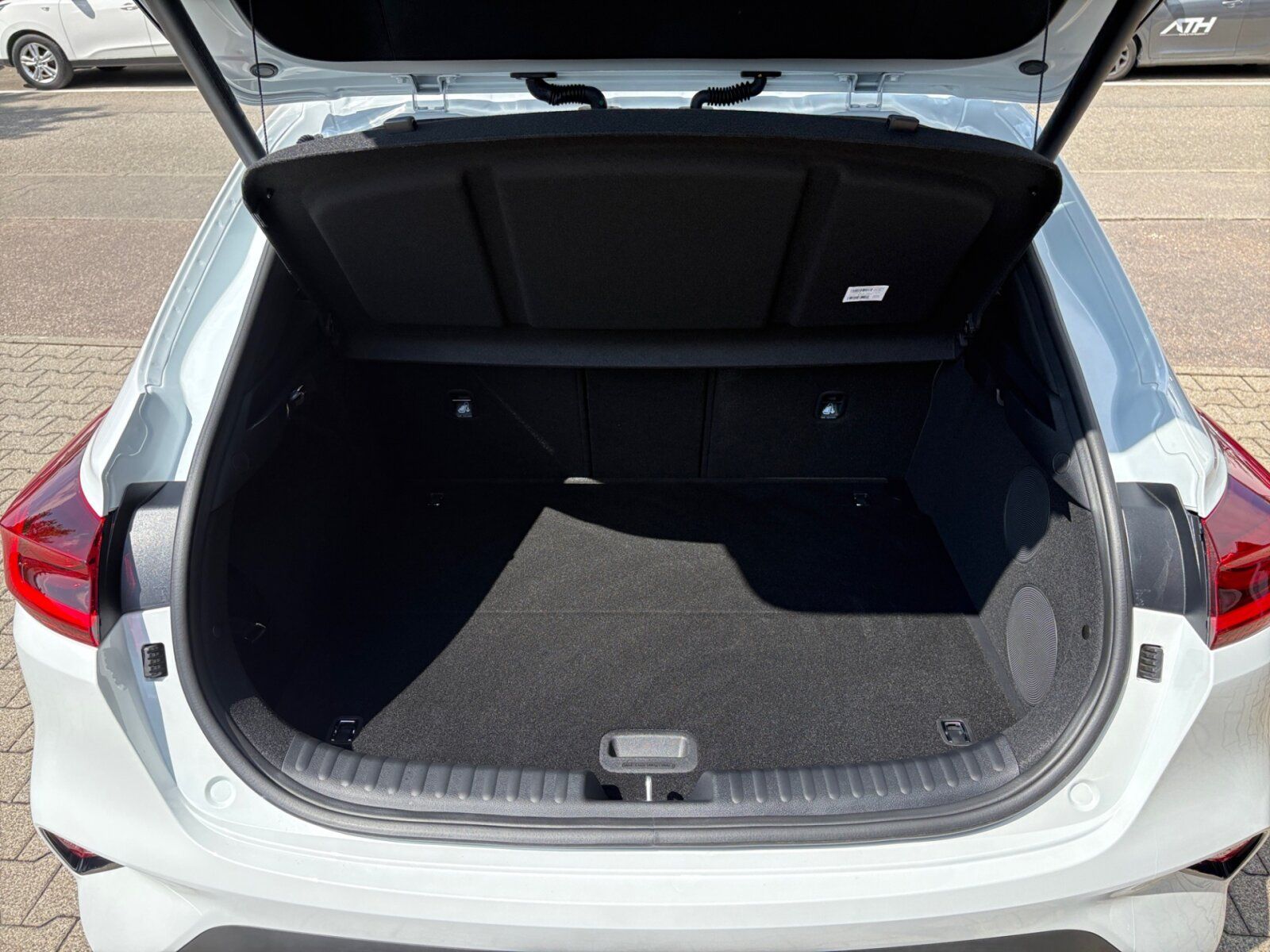 Fahrzeugabbildung Kia Xceed 1.5 T-GDI Platinum Edition NaviDistronic