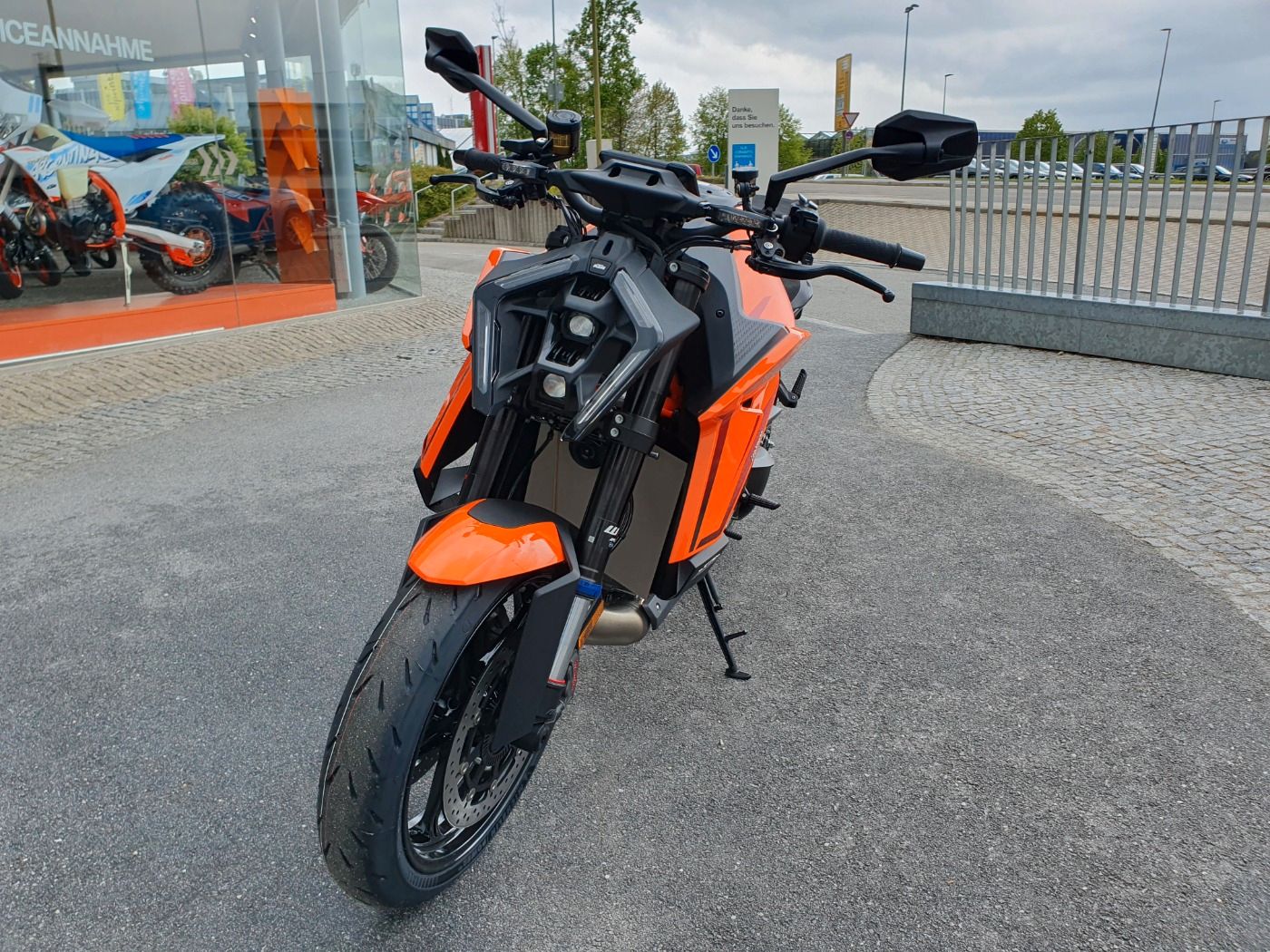 Fahrzeugabbildung KTM 1390 Super Duke R Evo 2024