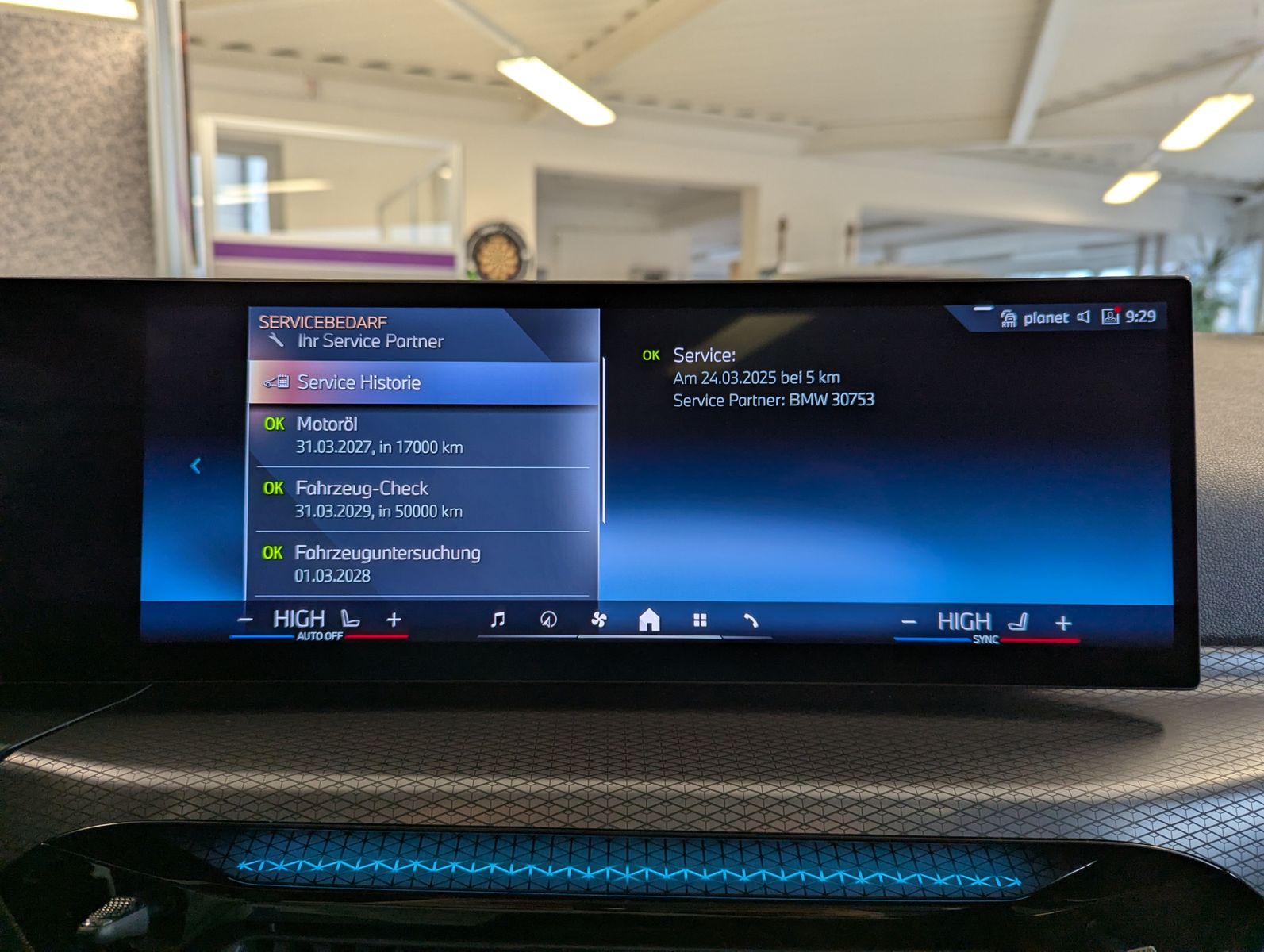 BMW 330 d xD M-Sport Pano LED-adaptiv ACC AHK - Image 33