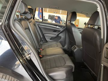 MYAUTOCENTER – Gebraucht- und Jahreswagen mit Werkstattservice in Pfaffenhofen Volkswagen Golf VII Variant Highline BMT *1. Hand*Massage*